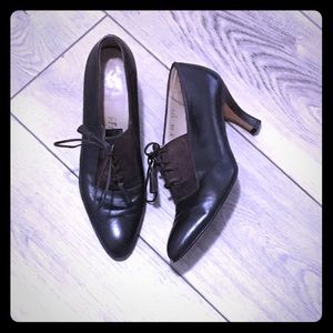 Salvatore Ferragamo Shoe Pumps.